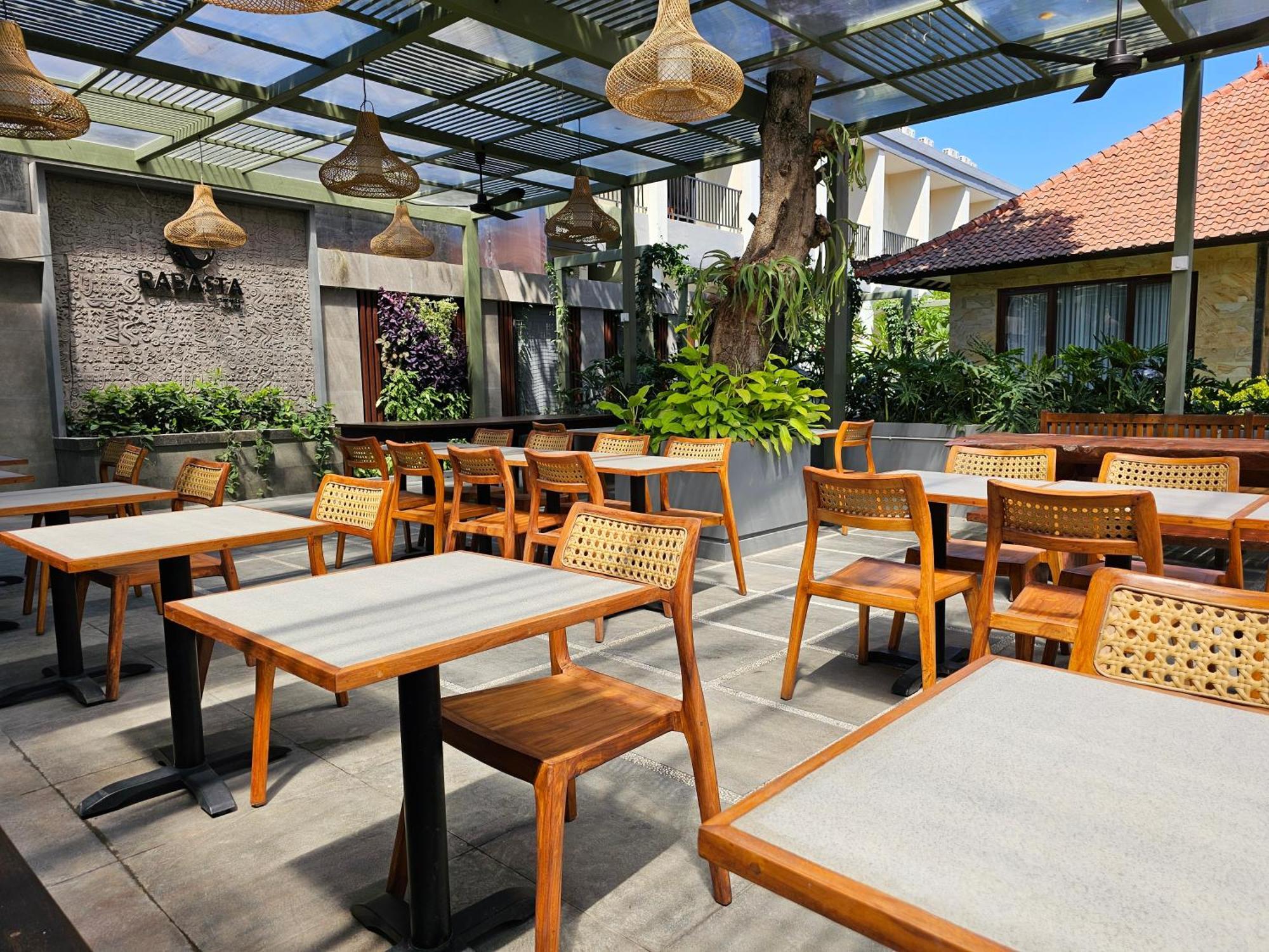 RedDoorz @ Rabasta Kuta Residence Bagian luar foto