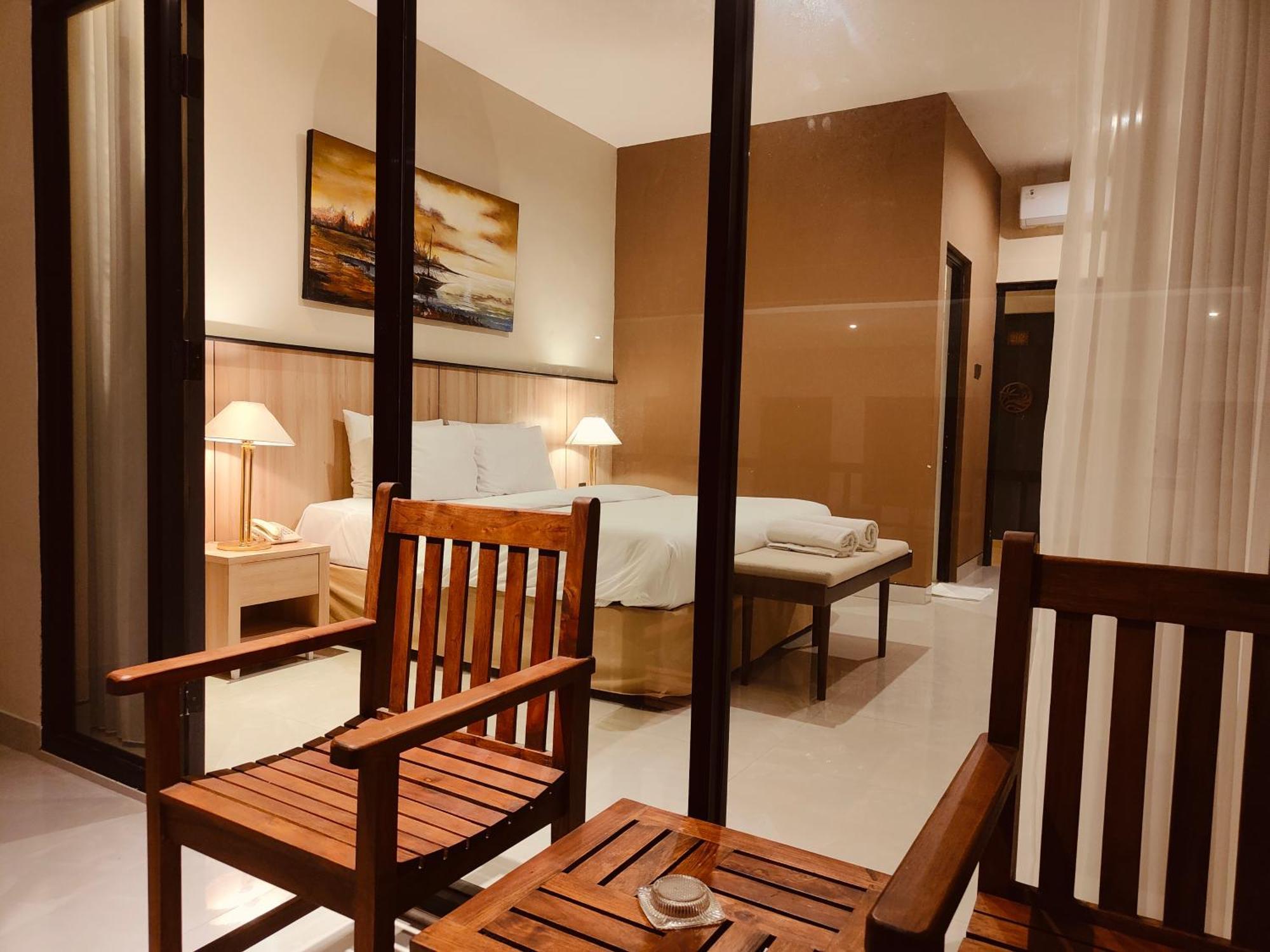 RedDoorz @ Rabasta Kuta Residence Bagian luar foto