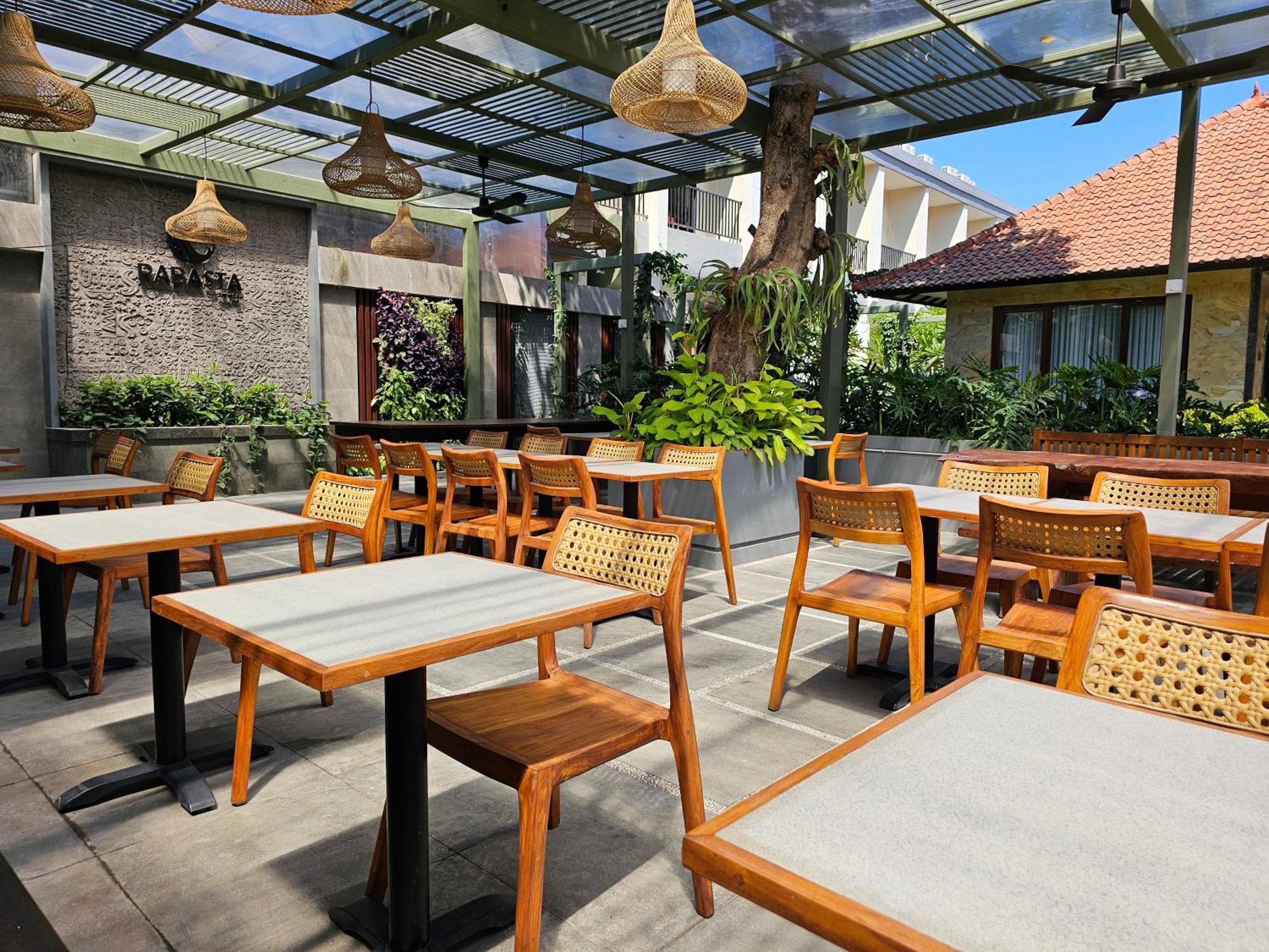 RedDoorz @ Rabasta Kuta Residence Bagian luar foto