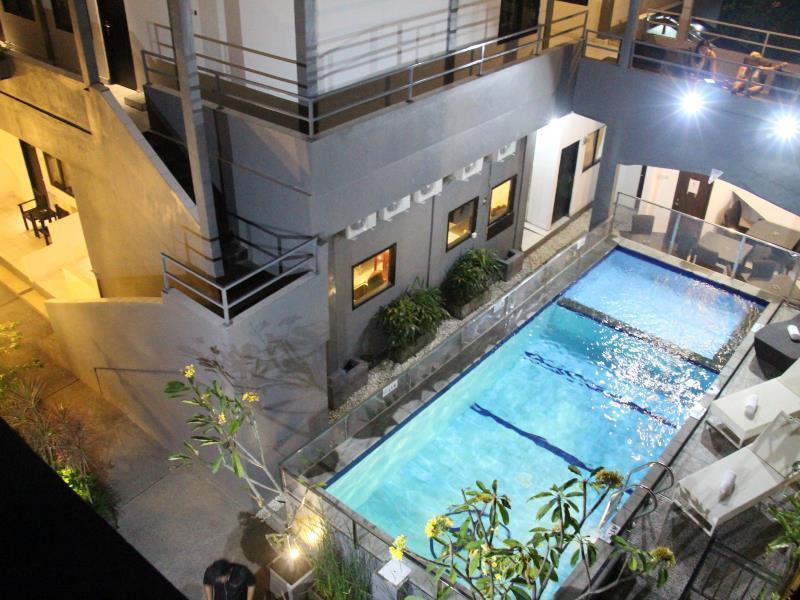 RedDoorz @ Rabasta Kuta Residence Bagian luar foto